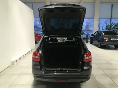 Автомобиль LADA Granta Лифтбек, 1.6 л, передний привод, МКПП, бензин в наличии в Новосибирске