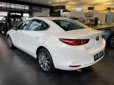 Автомобиль Mazda 3, 2 л, передний привод, АКПП, бензин в наличии в Екатеринбург