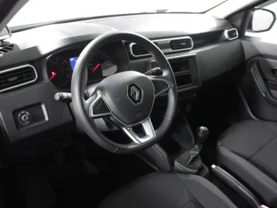 Автомобиль Renault Duster, 1.6 л, передний привод, МКПП, бензин в наличии в Омске