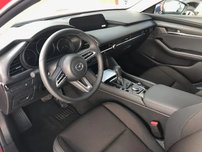 Автомобиль Mazda 3, 1.5 л, передний привод, АКПП, бензин в наличии в Екатеринбург