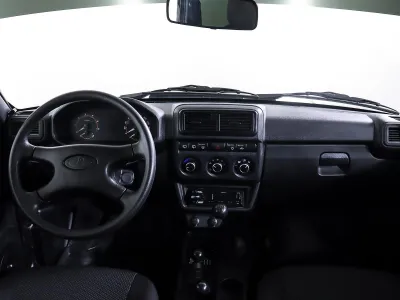 Автомобиль LADA Niva Legend 3D, 1.7 л, полный привод, МКПП, бензин в наличии в Кемерово