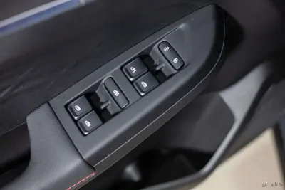Автомобиль Livan X3 Pro, 1.5 л, передний привод, Вариатор, бензин в наличии в Санкт-Петербурге