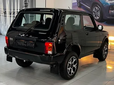 Автомобиль LADA Niva Legend 3D, 1.7 л, полный привод, МКПП, бензин в наличии в Новосибирске