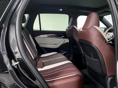 Автомобиль Geely Monjaro, 2 л, полный привод, АКПП, бензин в наличии в Новосибирск