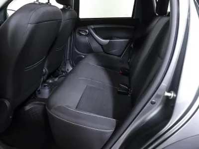 Автомобиль Renault Duster, 1.6 л, передний привод, МКПП, бензин в наличии в Омске
