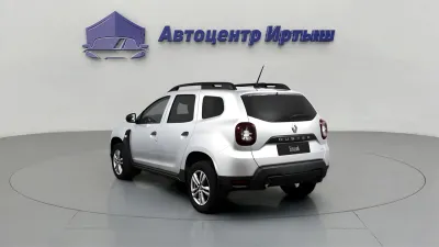 Автомобиль Renault Duster, 1.6 л, передний привод, МКПП, бензин в наличии в Омске
