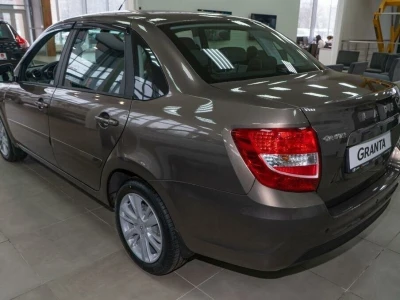 Автомобиль LADA Granta Cross, 1.6 л, передний привод, МКПП, бензин в наличии в Екатеринбургe