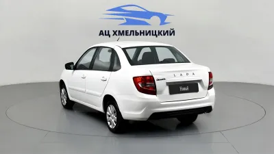 Автомобиль LADA Granta Седан, 1.6 л, передний привод, МКПП, бензин в наличии в Новосибирск