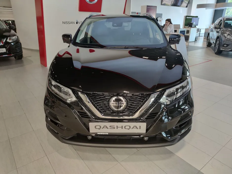 Автомобиль Nissan Qashqai, 2 л, передний привод, Вариатор, бензин в наличии в Санкт-Петербург