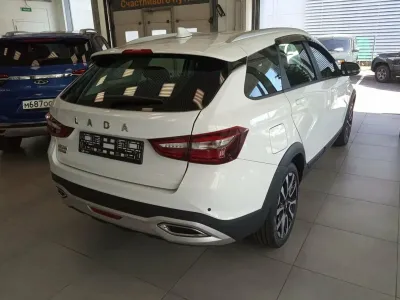 Автомобиль LADA Vesta SW Cross, 1.6 л, передний привод, МКПП, бензин в наличии в Новосибирске