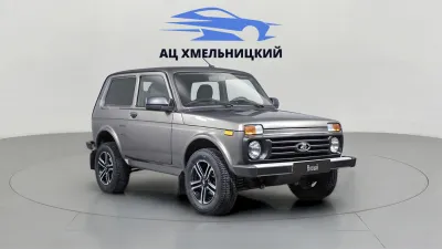 Автомобиль LADA Niva Legend 3D, 1.7 л, полный привод, МКПП, бензин в наличии в Новосибирск